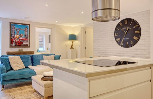 Snaresbrook Appartement | 2 Bedroom, extra stylish, stunning apartment - Escape London, in London