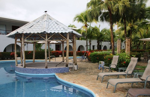 Damas Appartement | 2 Bedroom Family Apartment near Manuel Antonio with pool, tennis, BBQ, Free WIFI