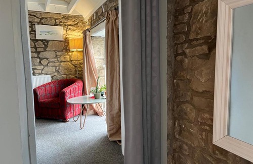 Carlops Maison | 2 bedroom Flat, Carlops, 30 mins Edinburgh city centre