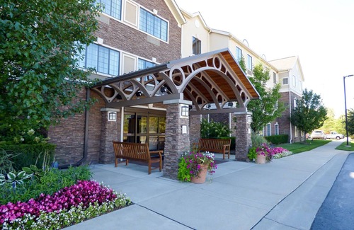 Novi Copropriété | 2 Bedroom | Free Breakfast. Indoor Pool & Hot Tub
