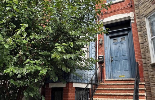 McGinley Square Appartement | 2-bedroom garden apartment in Town house in Jersey City with AC, WiFi