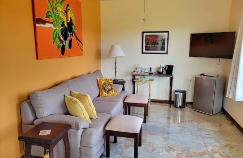 Mogote de Bagaces Lit Et Petit-Déjeuner | 2 Bedroom Guest House with Pool