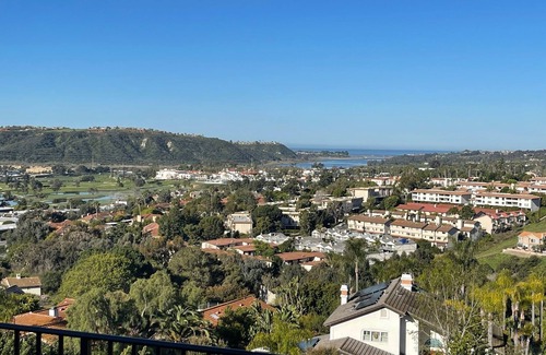 Carlsbad Appartement | 2-bedroom Guest apartment in Carlsbad. Ocean & golf course view & roof top deck