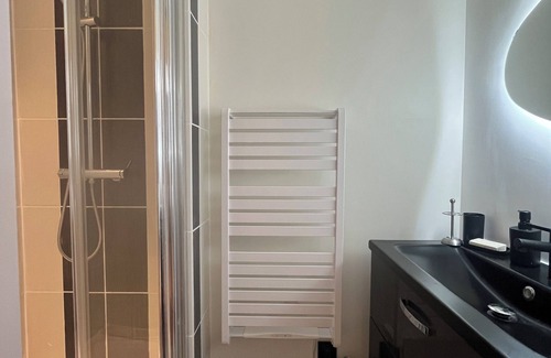 Mezieres-sur-Seine Maison | 2-BEDROOM HOUSE WITH GARDEN FOR 4 ADULTS AND ONE CHILD