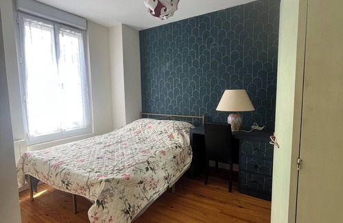 Mezieres-sur-Seine Maison | 2-BEDROOM HOUSE WITH GARDEN FOR 4 ADULTS AND ONE CHILD