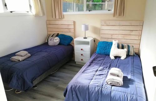 Upper Hutt Maison | 2 bedroom holiday home with outdoor bath & sauna