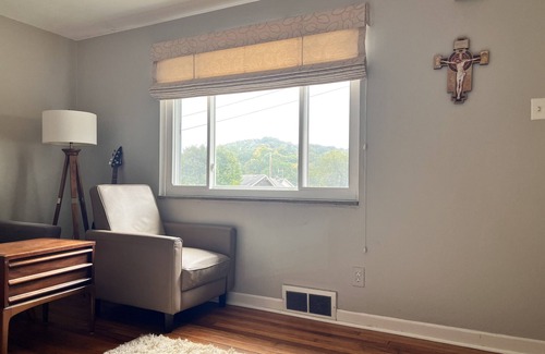 McKnight Maison | 2 Bedroom Home Available for 30+ Day Rentals