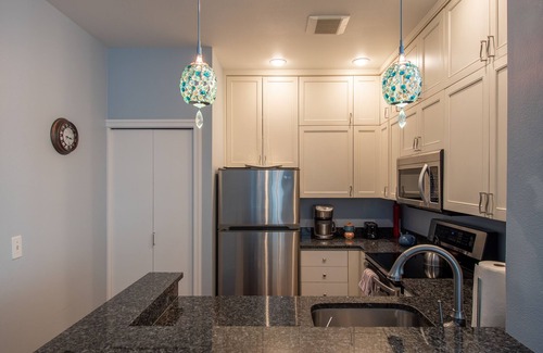 Belltown Copropriété | 2 Bedroom Home in Downtown Seattle! King Bed/Secured Parking & Indoor Pool!