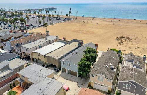 Balboa Peninsula Maison | 2 Bedroom Home on the Beach with Ocean View