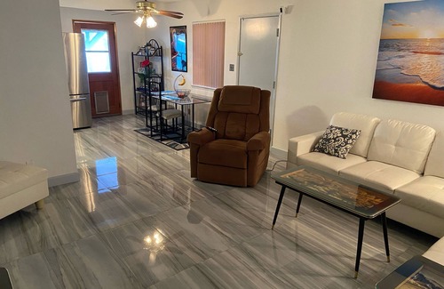 North Las Vegas Maison | 2 Bedroom Home 20 Minutes From Everything! **30 DAY MINIMUM **