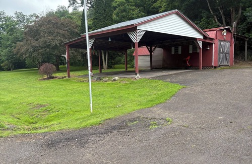 Camptown Maison | 2-bedroom home. Very spacious with creek access and fire pit. Close to game land