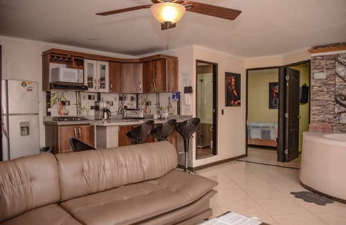 El Poblado Appartement | 2 Bedroom Hot tub security AC Lleras area