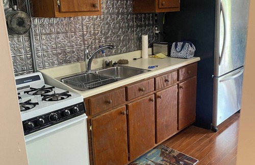 Speedwell Location De Bateaux | 2-bedroom house boat in charming Speedwell with AC
