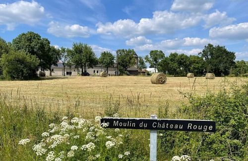 Mesanger Maison | Maison 2 chambres près A11, Logis du Château Rouge