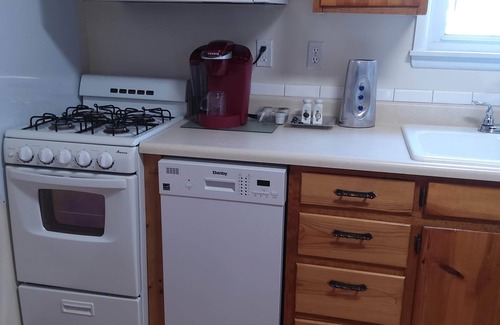 Rapid City Maison | 2 Bedroom House Near Central States Fairgrounds, RV/trl parking and much more.