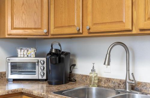 Kamm's Corners Maison | 2 Bedroom in Kamm's Corner!