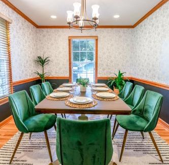 Cary Maison | 2 Bedroom ,King Bed,Tvs, Kids essentials, office, Grill, Crib, in Bond park
