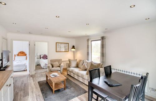 Crianlarich Chalet De Ski | 2 bedroom lodge with free WiFi and mountain view