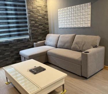 Malamig Appartement | 2 bedroom loft type with 2 baths Near Rockwell