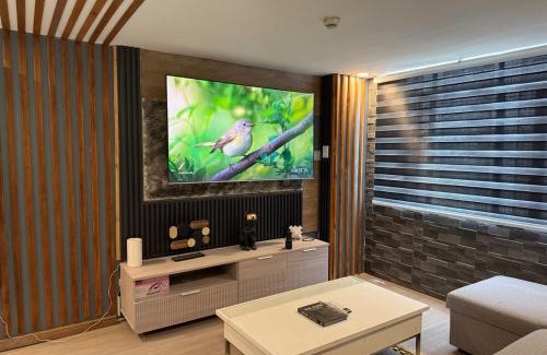 Malamig Appartement | 2 bedroom loft type with 2 baths Near Rockwell