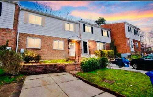 Laurel Appartement | 2 Bedroom Lower level Unit 1 & Half Bath Laurel MD #1