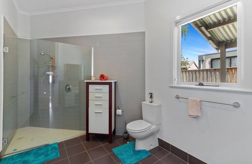Newtown Maison | 2 Bedroom magnificent cottage in the heart of Geelong