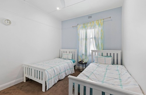 Newtown Maison | 2 Bedroom magnificent cottage in the heart of Geelong