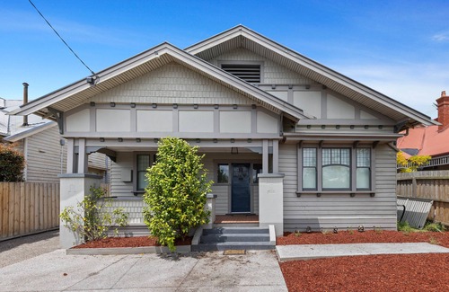 Newtown Maison | 2 Bedroom magnificent cottage in the heart of Geelong