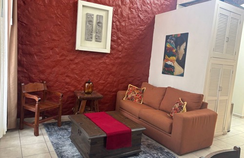 Guadalajara Maison | 2-bedroom Villa in lovely San Pedro Tlaquepaque with WiFi, AC