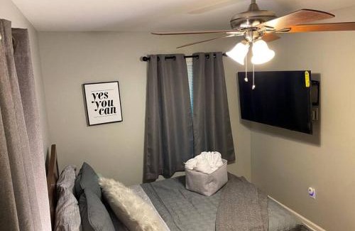 Pine Bluff Maison | 2-Bedroom Near Hospital and Casino