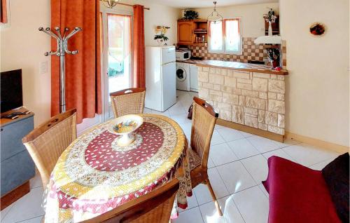 Bagnault Maison | 2 Bedroom Nice Home In Souvigne