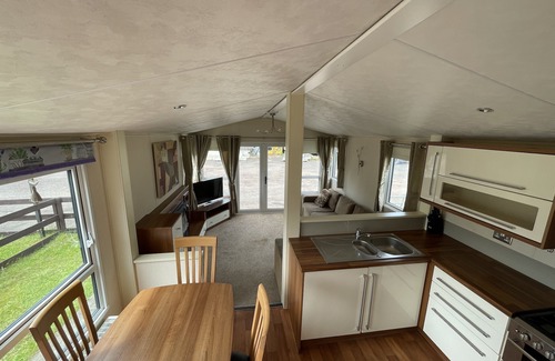 Glasgow Maison | 2-Bedroom Parkhome Uddingston