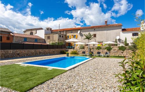 Brzac Maison | 2 Bedroom Pet Friendly Home In Brzac