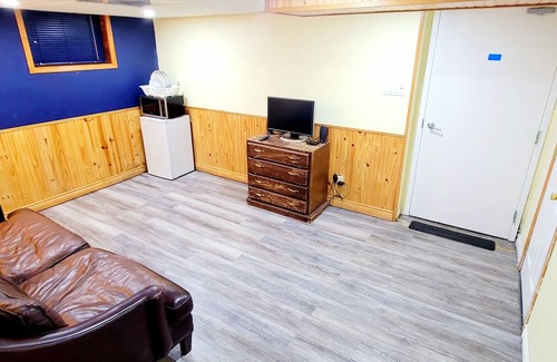Malton Appartement | 2-Bedroom private basement, Minutes from airport & transit