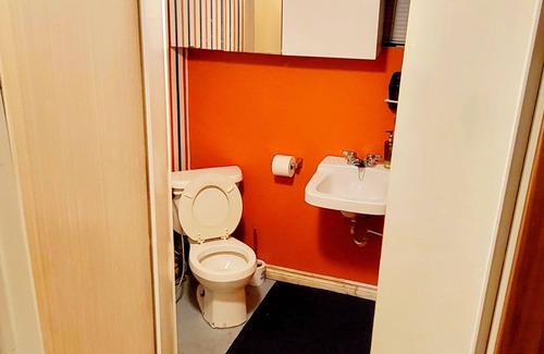 Malton Appartement | 2-Bedroom private basement, Minutes from airport & transit