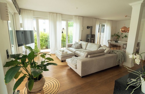 Kurenz Maison | Vrbo Property
