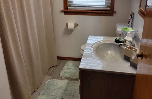 Jasper Maison | 2 Bedroom Pure Stone Delight! Close to historic downtown Jasper