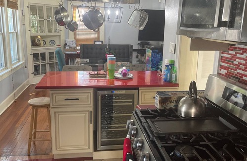 Plainfield Maison | 2-bedroom residential home with pool 30 mins from NYC and Beaches