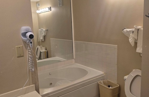 East Stroudsburg Station Balnéaire | 2-bedroom resort in enchanting East Stroudsburg with AC, fitness room, WiFi
