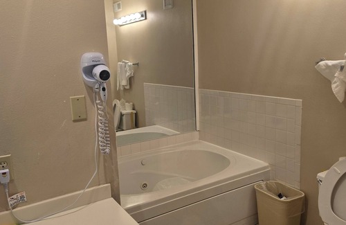East Stroudsburg Station Balnéaire | 2-bedroom resort in enchanting East Stroudsburg with AC, fitness room, WiFi