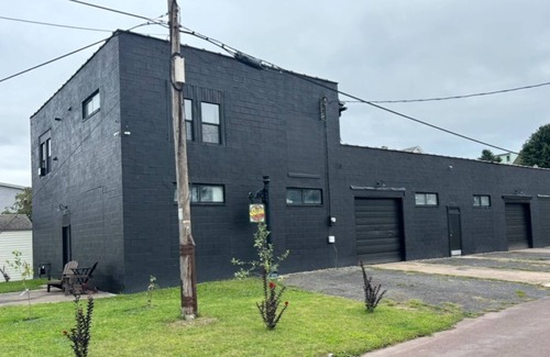 Mount Carmel Maison | 2 Bedroom Restored Historic Landmark-Old Industrial Soda Factory in Mount Carmel