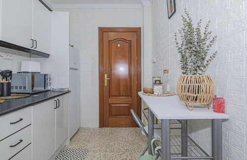 Chana Appartement | 2-Bedroom Retreat with Terrace in Granada - Steps from Metro and Bus