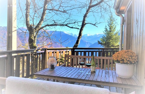 La Lechere Chalet De Ski | 2 bedroom self-contained apartment in Chalet Le Doux Si