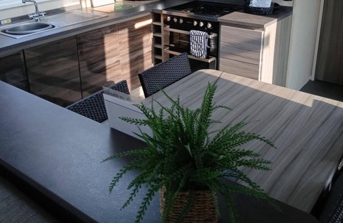 Ingoldmells Maison | 2-bedroom, Sleeps 4, dog friendly, WiFi next to Fantasy Island, Ingoldmells