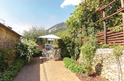 Massa Maison | Casa delle Camelie