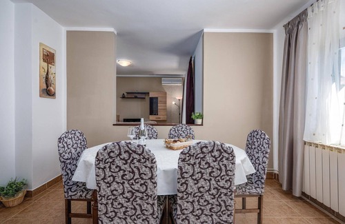 Sajini Maison | Superbe maison de 2 chambres à Skitaca