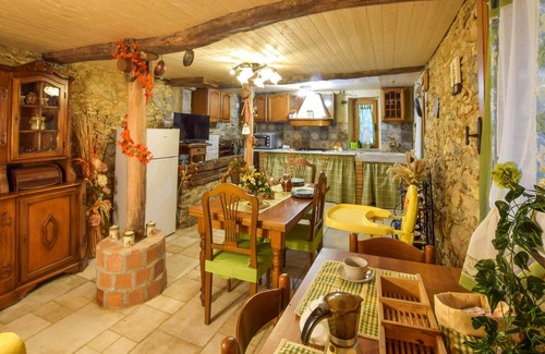 Camaiore Maison | 2 bedroom stunning home in Casoli