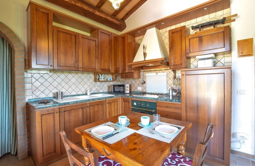 Valfabbrica Maison | 2 bedroom stunning home in Casacastalda