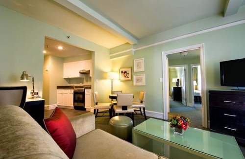 Central Park West Hôtel | 2-Bedroom Suite at a 4⭐️ Hotel