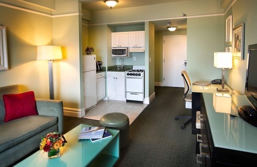 Central Park West Hôtel | 2-Bedroom Suite at a 4⭐️ Hotel